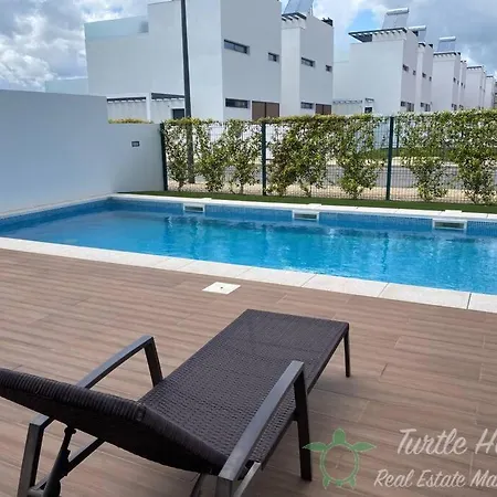 2 Bedroom With Pool And Garage For 2 Cars Lägenhet *